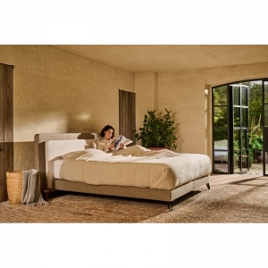 Boxspring +dubbel hoofdbord beige
