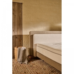 Boxspring +dubbel hoofdbord beige
