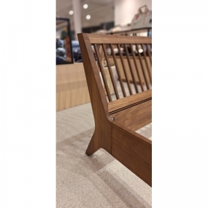 Houten bed+ hoofdbord+poten walnut